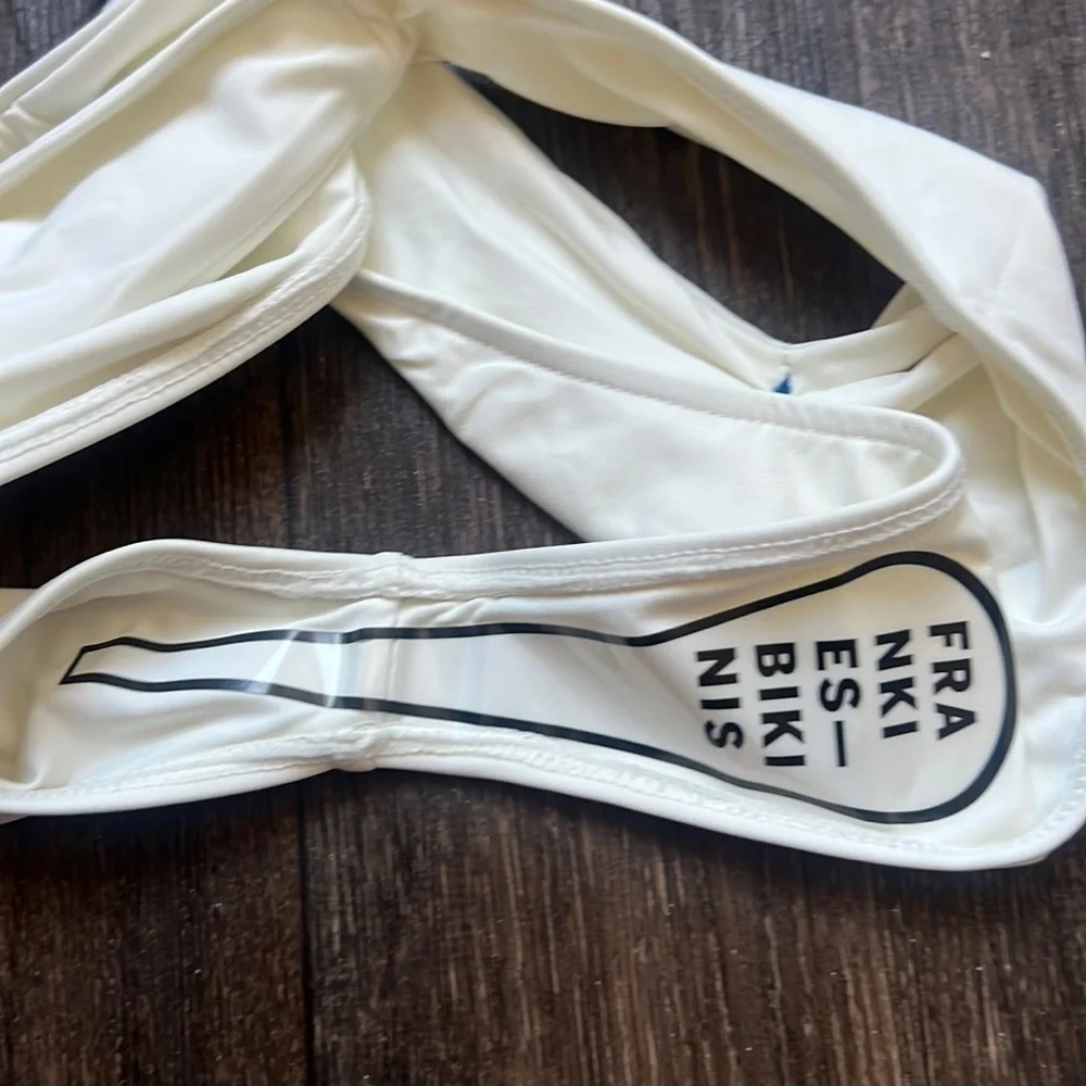 Frankie’s Enzo Bottom